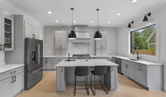 414 N MONROE St, Arlington, VA 22201