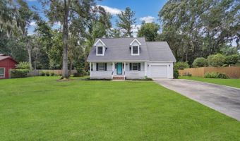 24 Chesterfield Lake Dr, Beaufort, SC 29906