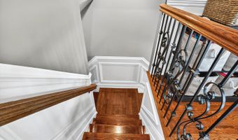 45 White Oak Ln, Aberdeen, NJ 07747