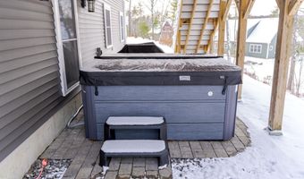22 Sunrise Cir, Auburn, NH 03032