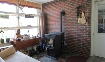 733 Lake St, Auburn, ME 04210