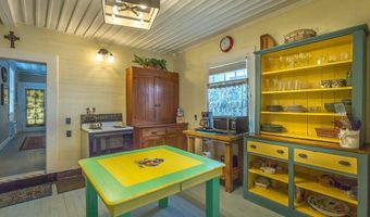 19 Leslie St, Apalachicola, FL 32320