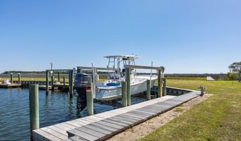 1711 E Fort Macon Rd, Atlantic Beach, NC 28512
