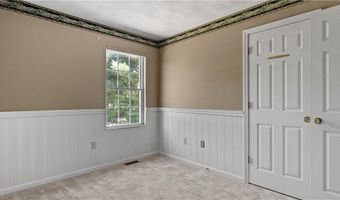 66 Hunters Crossing Dr, Coventry, RI 02816