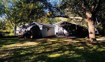 922 S Oak Ave, Aurora, MO 65605