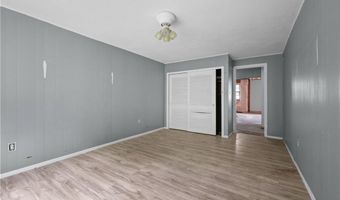 403 Commonwealth Ave, Warwick, RI 02886