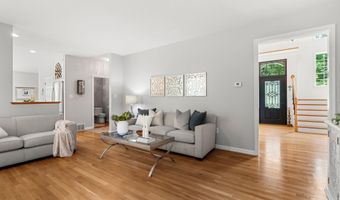 53 Essex Rd, Bedford, NH 03110