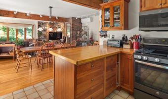 267 S Cove Rd, Burlington, VT 05401