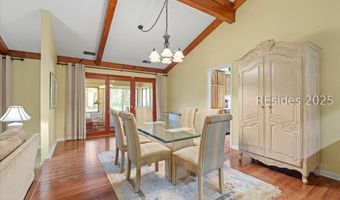 31 Chesterfield Lake Dr, Beaufort, SC 29906