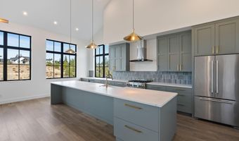 3118 NW Crossing Dr, Bend, OR 97703