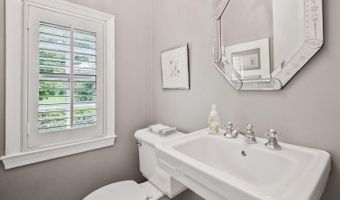 7721 MARYKNOLL Ave, Bethesda, MD 20817
