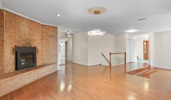 4100 DOWNING St, Annandale, VA 22003