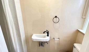 102 W 39TH St 1B, Baltimore, MD 21210