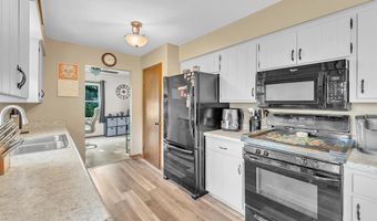 3552 W Southwood Dr, Franklin, WI 53132