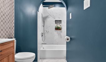 6784 Grandview Dr, Andover, OH 44003