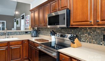 11 Dansford Ln, Arden, NC 28704