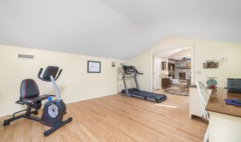 16 Iron Gate Ln, Cromwell, CT 06416