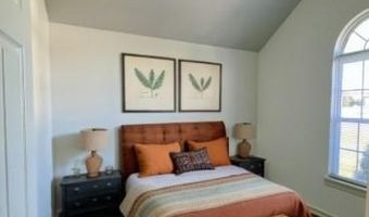 911 SW Cheyenne Dr, Bentonville, AR 72712