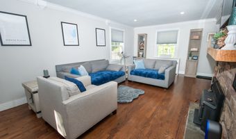 148 Middle River Rd, Danbury, CT 06811