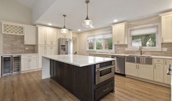 2003 E Lillian Ln, Arlington Heights, IL 60004
