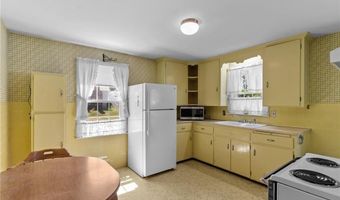 112 Oakton St, Woonsocket, RI 02895