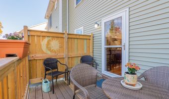 12 Oak Meadows Dr 12, Brookfield, CT 06804