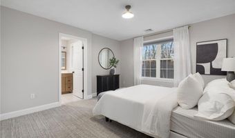 5 Morgan Ct, Lincoln, RI 02865