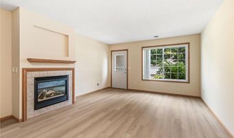 6414 158th St W 201, Apple Valley, MN 55124