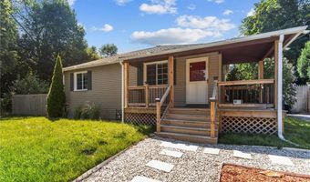 9 Kitchener Rd, Johnston, RI 02919