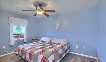706 Hall Rd, Clay, PA 16001