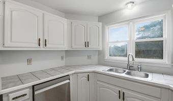 14767 Woodland Rd, Athens, AL 35613