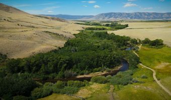 84 Bow Fiddle Ranch Rd, Centennial, WY 82070