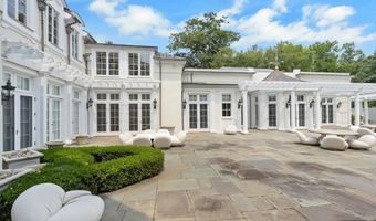 38 Rio Vista Dr, Alpine, NJ 07620