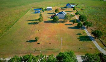 1011 12000 Rd, Altamont, KS 67330