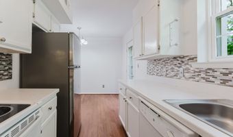2725 S WALTER REED Dr B, Arlington, VA 22206