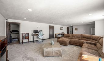 1625 W River Bend St, Brandon, SD 57005
