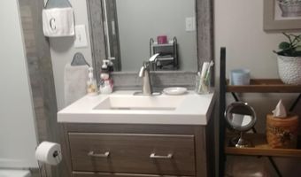 105 MORGAN St, Athens, WV 24712