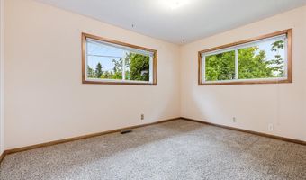 886 LINN Ave, Oregon City, OR 97045