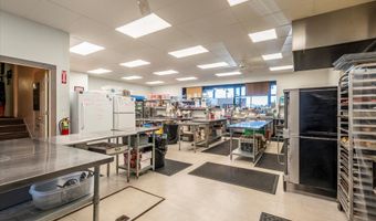 215 SE 10TH St, Bandon, OR 97411