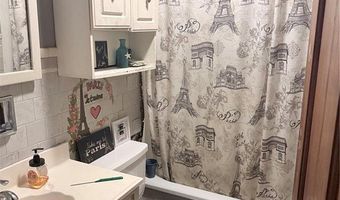 1215 Clawson St, Alton, IL 62002