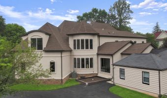 7301 CALVERT St, Annandale, VA 22003