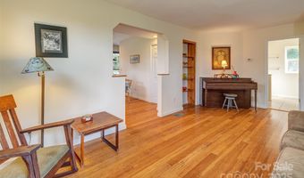 9 Koenig Way, Asheville, NC 28804