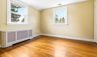 2008 PARKVIEW Ave, Abington, PA 19001