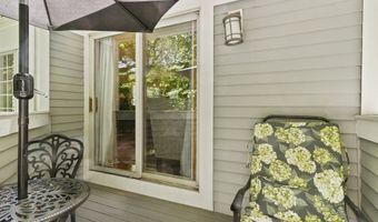 51 Hale Ln 51, Darien, CT 06820