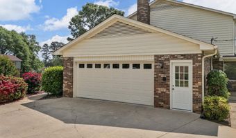 107 Forestdale Dr, Boiling Springs, SC 29316