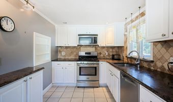9 Marilyn Rd, Bourne, MA 02532