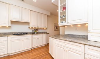 5812 HICKORY HOLLOW Ln, Doylestown, PA 18902