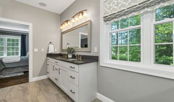 3 Victoria Rdg, Amherst, NH 03031