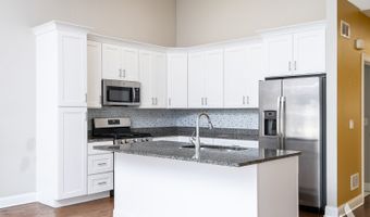 544 N Woodland Ct, Addison, IL 60101