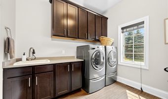 9 Dante Ct, Amherst, NY 14221